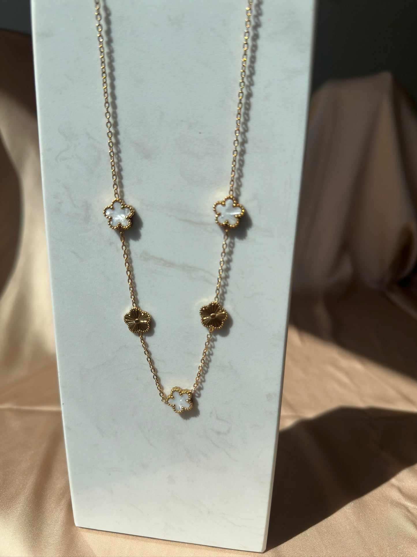 Collier Constance